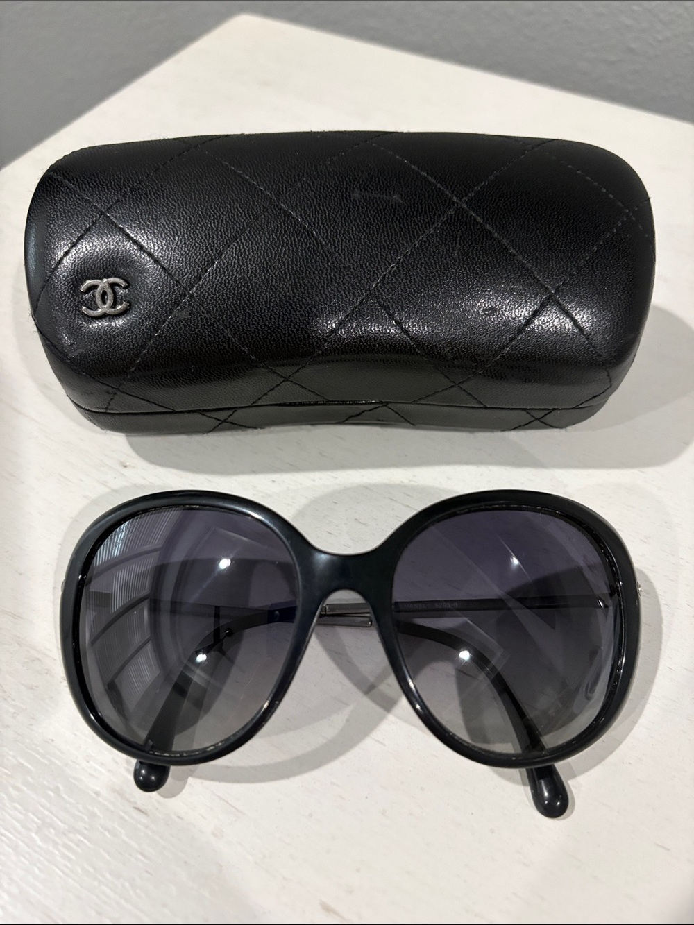 CHANEL Black Polorized Oversized Round Sunglasses with Quilted Case